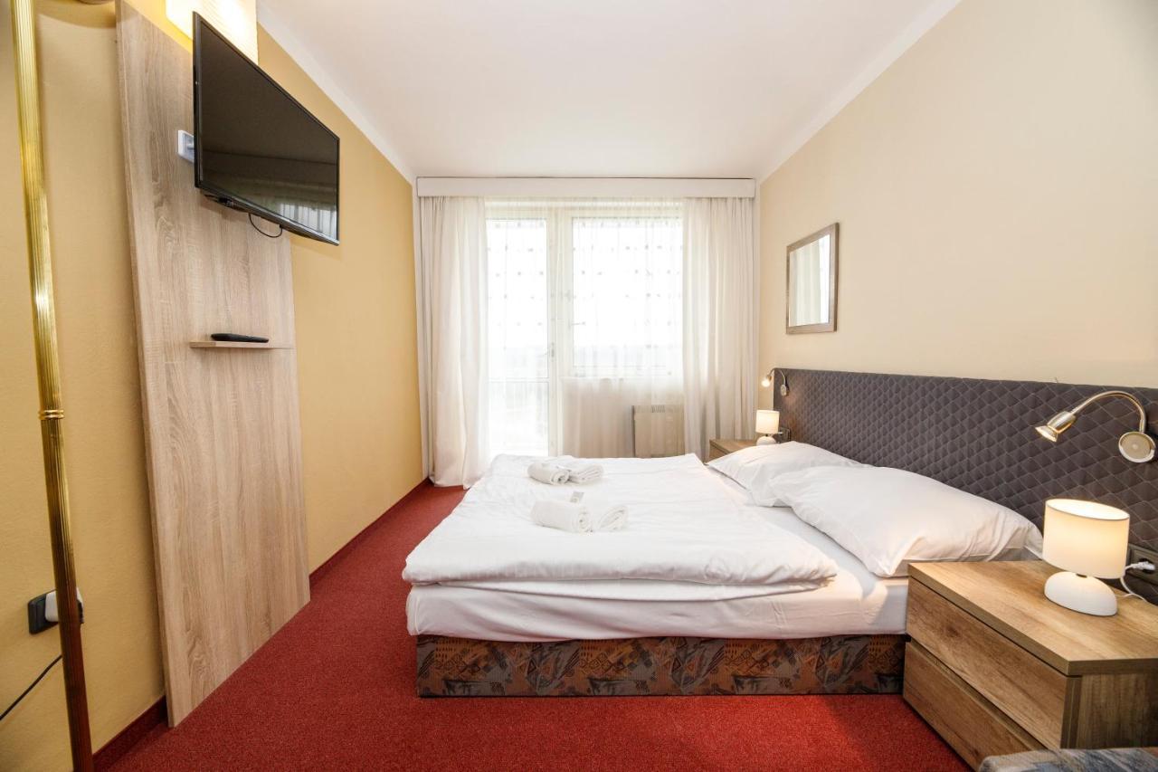 Panorama Orlik Hotell Klucenice Eksteriør bilde