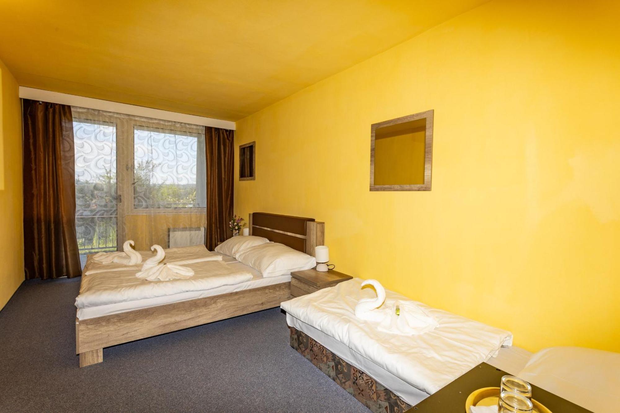 Panorama Orlik Hotell Klucenice Eksteriør bilde